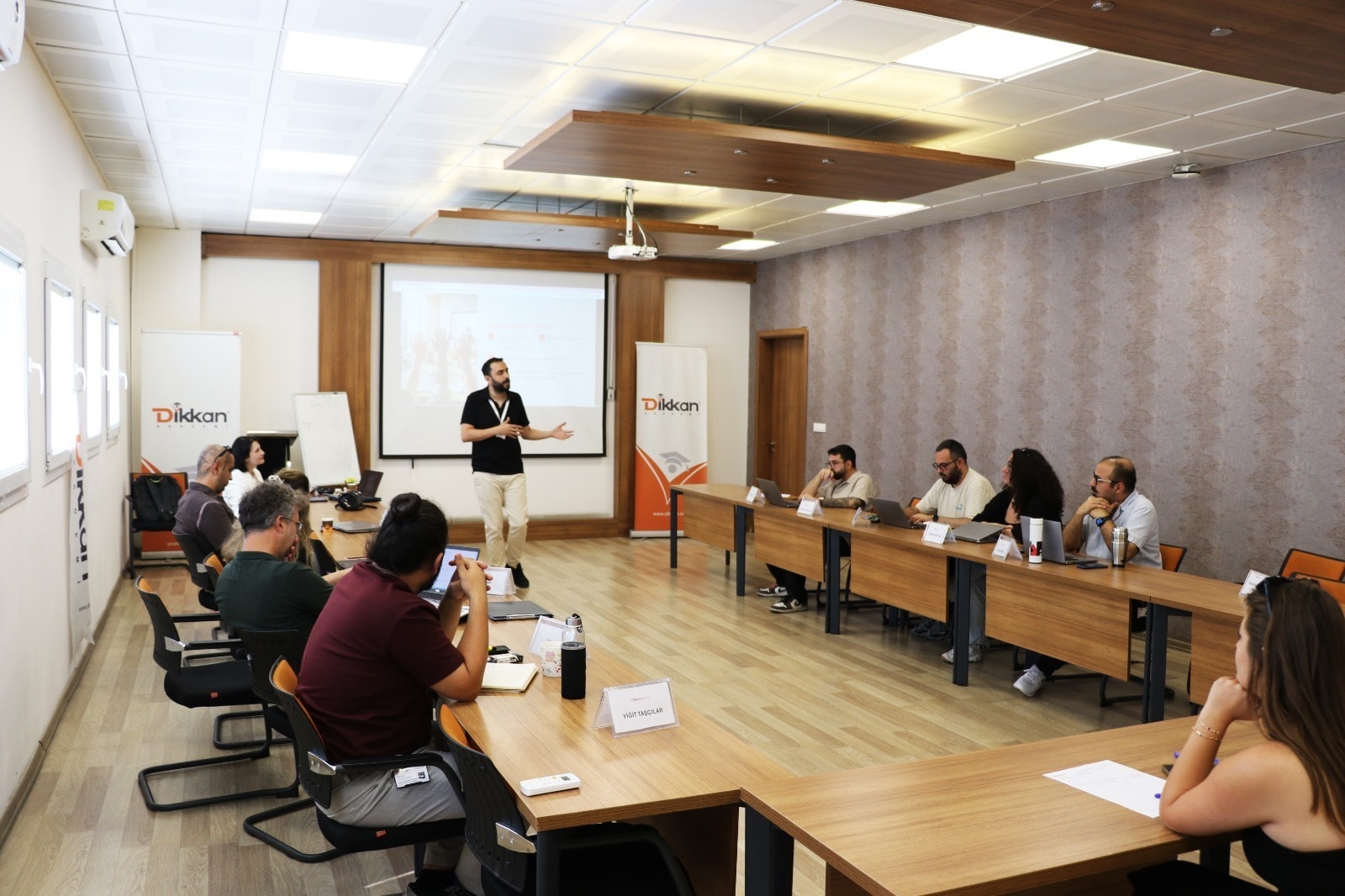 n8n otomasyon eğitimi sırasında lead akışı üzerine çalışma