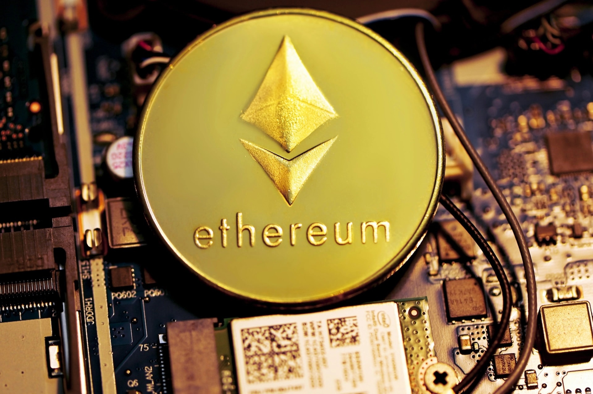 Ethereum Nedir? Blockchain Dünyasının En Güçlü Platformunu Keşfedin