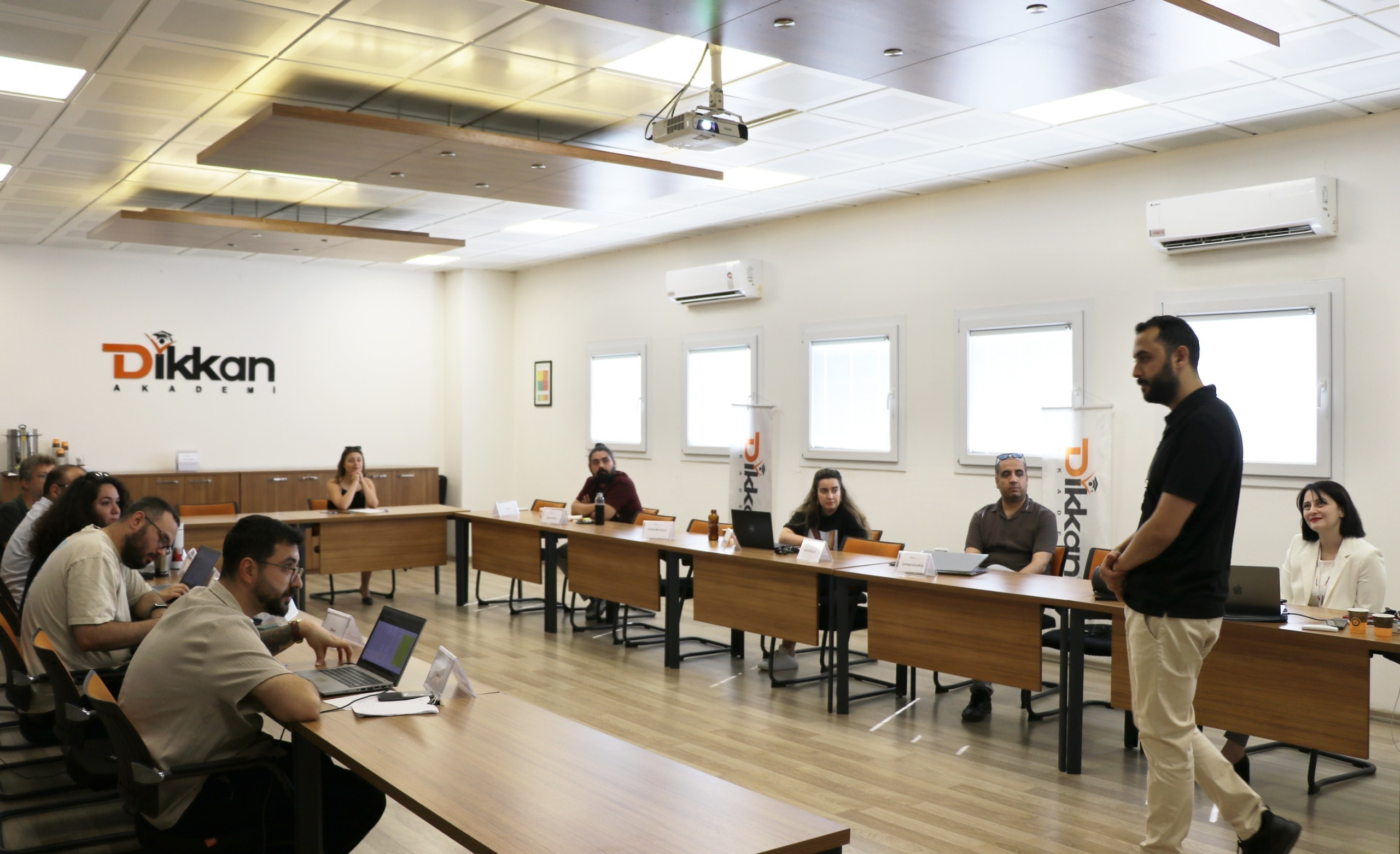 Dikkan Group eğitim programından bir kare